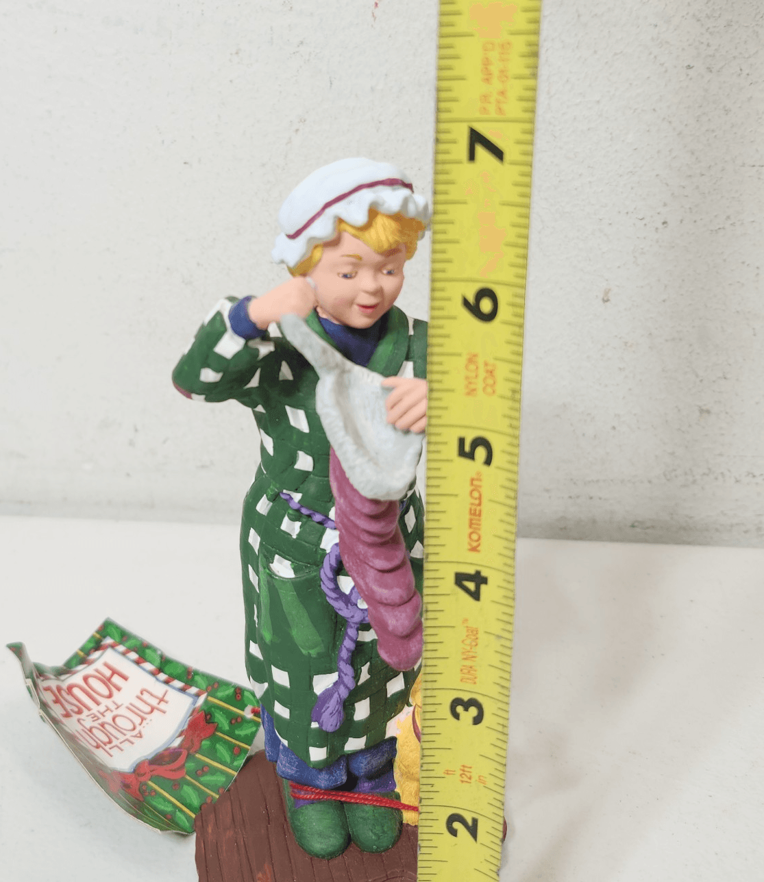 Dept 56 All Through The House Figurine Sue Ellen with Box Home Decor - Thumbnail 7