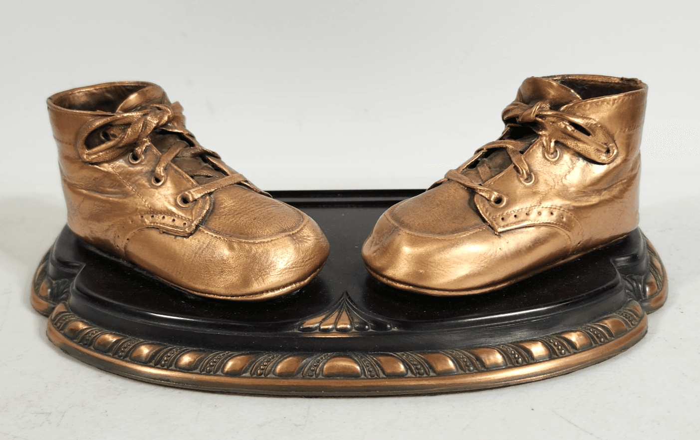 Vintage Baby Shoes Picture Frame Bronze Tone Keepsake Nursery Decor Display - Thumbnail 2