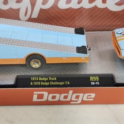 M2 Machines 1974 Dodge Ramp Truck 1970 Dodge Challenger 1/64 Auto Haulers Gulf - Thumbnail 4