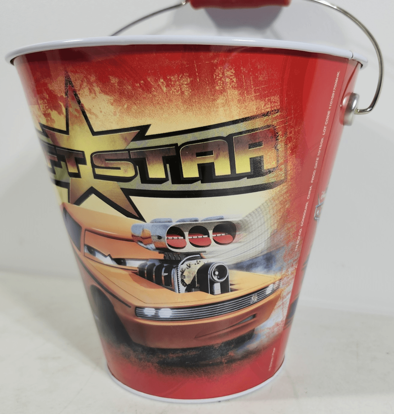 Tin Box Co Disney Cars Easter Bucket Drifting Through Town - Thumbnail 5