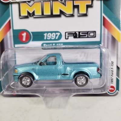 Racing Champion Mint 1997 Ford F-150 1/64 Truck Version A&B Lot Of 2 Diecast - Thumbnail 3