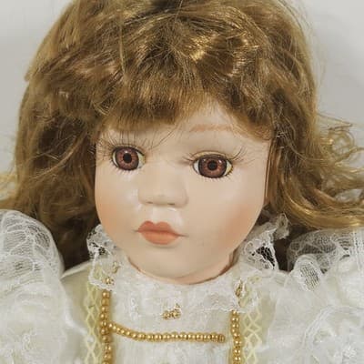 Seymour Mann Porcelain Curly Hair Faith Connoisseur Collection Doll - Thumbnail 3