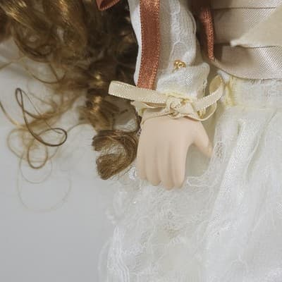 Seymour Mann Porcelain Curly Hair Faith Connoisseur Collection Doll - Thumbnail 6