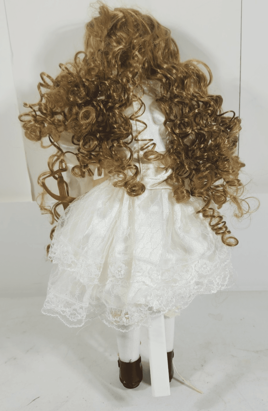 Seymour Mann Porcelain Curly Hair Faith Connoisseur Collection Doll - Thumbnail 9