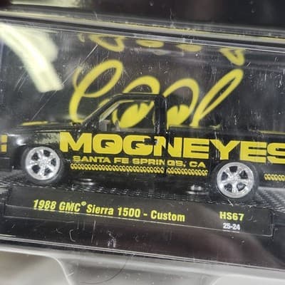 M2 Machines Mooneyes 1988 GMC Sierra 1500 Custom Limited 1/4400 Hobby Toy NEW - Thumbnail 6