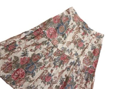 Vintage 1980’s Pleated Skirt Rose Cream Baroque Floral Revival Academia 9/10 - Thumbnail 2