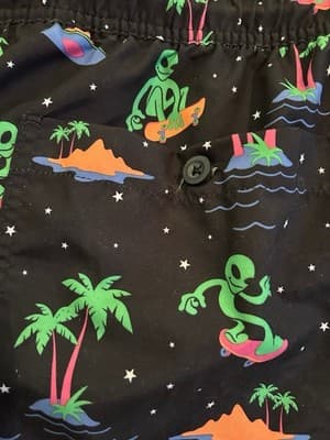 48-50 No Boundaries 3XL Men’s Swimsuit Shorts Trunks 6” Inseam Green Alien 👽 - Thumbnail 5