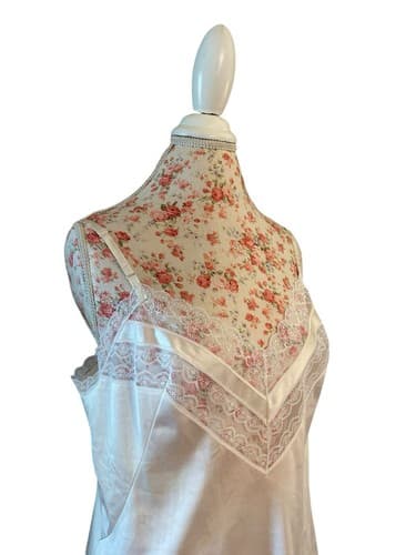 Vanity Fair Shiny Cream Camisole Scalloped Embroidered Floral Lace Lingerie 38 - Thumbnail 2