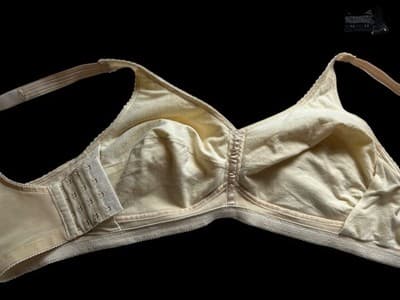 Jodee Surgical Balanced Fit Mastectomy Bra Lacy Soft Cup Inside Pocket 40B Cream - Thumbnail 2