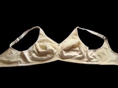 Jodee Surgical Balanced Fit Mastectomy Bra Lacy Soft Cup Inside Pocket 40B Cream - Thumbnail 4