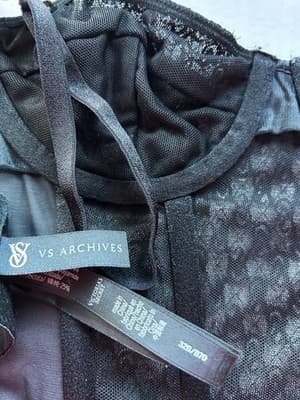 32B VICTORIAS SECRET LINGERIE CORSET TOP BUSTIER VS ARCHIVES LOGO BLACK BRA TOP - Thumbnail 4