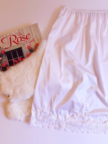 Vintage Vanity Fair Lingerie Pinup Slip White Romantic Floral Lace Small - Thumbnail 5