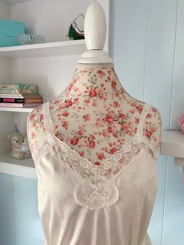 Vintage Camisole Pastel Cream Wide Floral Scalloped Lace Bodice Peplum Waist - Thumbnail 2