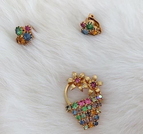 Vintage 1960’s Brooch Earring Set Pink Basket Green Aqua Sparkle Jewelry Pin Box - Thumbnail 2
