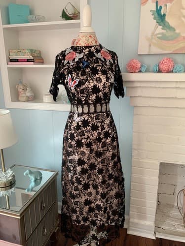 Boutique Crochet Dress Pink Satin Lace Overlay Butterfly Rose Bird Appliqué S - Thumbnail 4