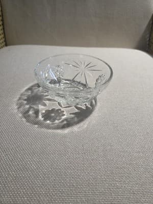 Vintage 4 piece Clear Pressed Glass Starburst Pattern Bowl and Tray Set - Thumbnail 7