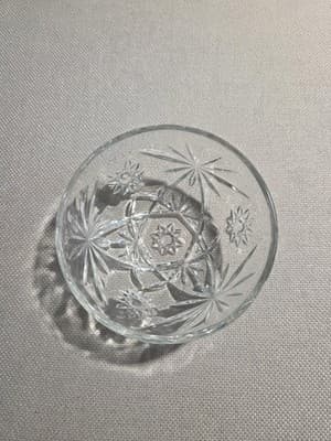 Vintage 4 piece Clear Pressed Glass Starburst Pattern Bowl and Tray Set - Thumbnail 8
