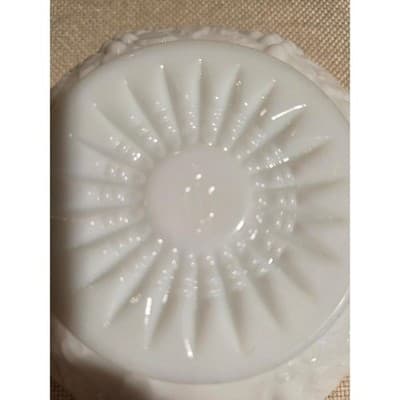 Vintage Imperial Glass Milk Glass 5 inch cream soup bowl grapevine pattern - Thumbnail 3