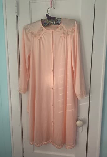 Vintage Pastel Peach Vanity Fair Robe Nylon 1960’s Housecoat Lace Shiny Small - Thumbnail 2