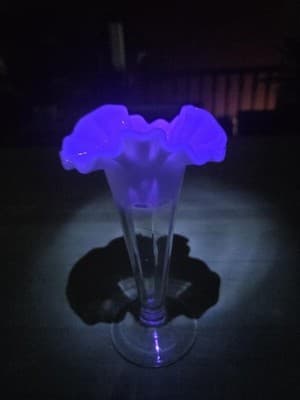Vintage 1930s Jefferson Glass Opalescent Ruffled Rim Bud Vase Fenton Style - Thumbnail 5