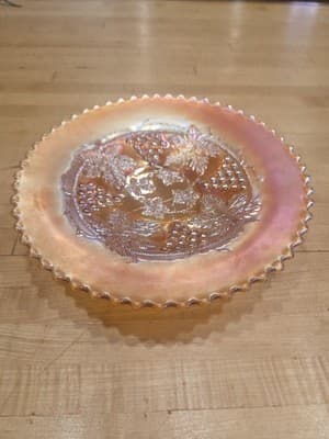 Antique Northwood Carnival Glass Grape Leaves 3 Spatula Footed Plate 9 Inch - Thumbnail 2