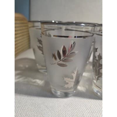 Vintage Libbey Silver Leaf Frosted Glass Tumblers Set of 7 MCM Barware 1950s - Thumbnail 4
