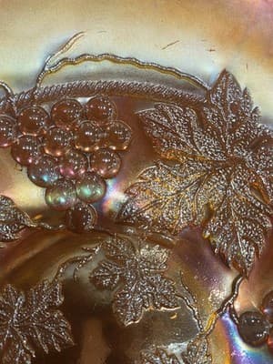 Antique Northwood Carnival Glass Grape Leaves 3 Spatula Footed Plate 9 Inch - Thumbnail 5