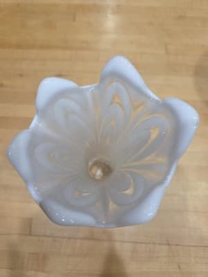 ANTIQUE 1907 FENTON WHITE OPALESCENT SWUNG TREE TRUNK VASE PLUNGER BOTTOM 11.5" - Thumbnail 4
