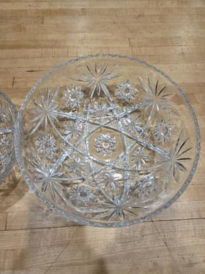 Pair of 8.5" and 10.5" Anchor Hocking Round Glass Bowls - Star of David Pattern - Thumbnail 3