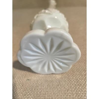 RARE! Vintage Milk Glass Vase – Geometric Diamond Pattern – Ruffled Top - Thumbnail 4
