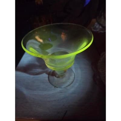 Simon Pearce Hartland Style Handblown Pedestal Compote Bowl 7" Manganese Glow - Thumbnail 2