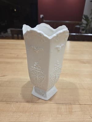 Vintage White Ceramic Porcelain Vase Urn Scalloped Rim Embossed Design - Thumbnail 4