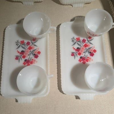 Vintage Fire-King Primrose Milk Glass Snack Set 4 Plates & 4 Cups 8pc Lot MCM - Thumbnail 7