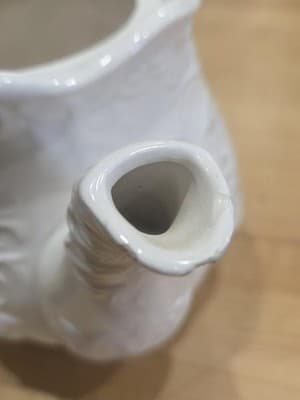 Napco White Provincial Scroll Ceramic Teapot Japan 1950s AS IS - Thumbnail 4