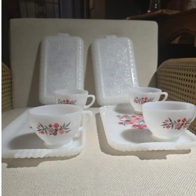 Vintage Fire-King Primrose Milk Glass Snack Set 4 Plates & 4 Cups 8pc Lot MCM - Thumbnail 2