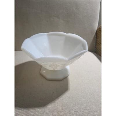Vintage Anchor Hocking Milk Glass Pedestal Fruit Bowl. Non-stippled Background - Thumbnail 2