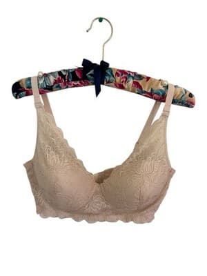 MAIDENFORM BEIGE 36C ROMANTIC SCALLOPED LACE BRA BRALETTE WIRELESS WIRE FREE - Thumbnail 3
