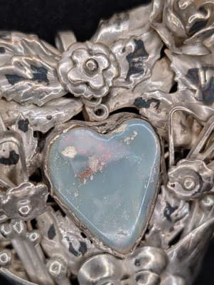 1905-1915 Ornate Silver Heart Brooch Pin & Large Natural Opal Arts & Crafts Era - Thumbnail 2