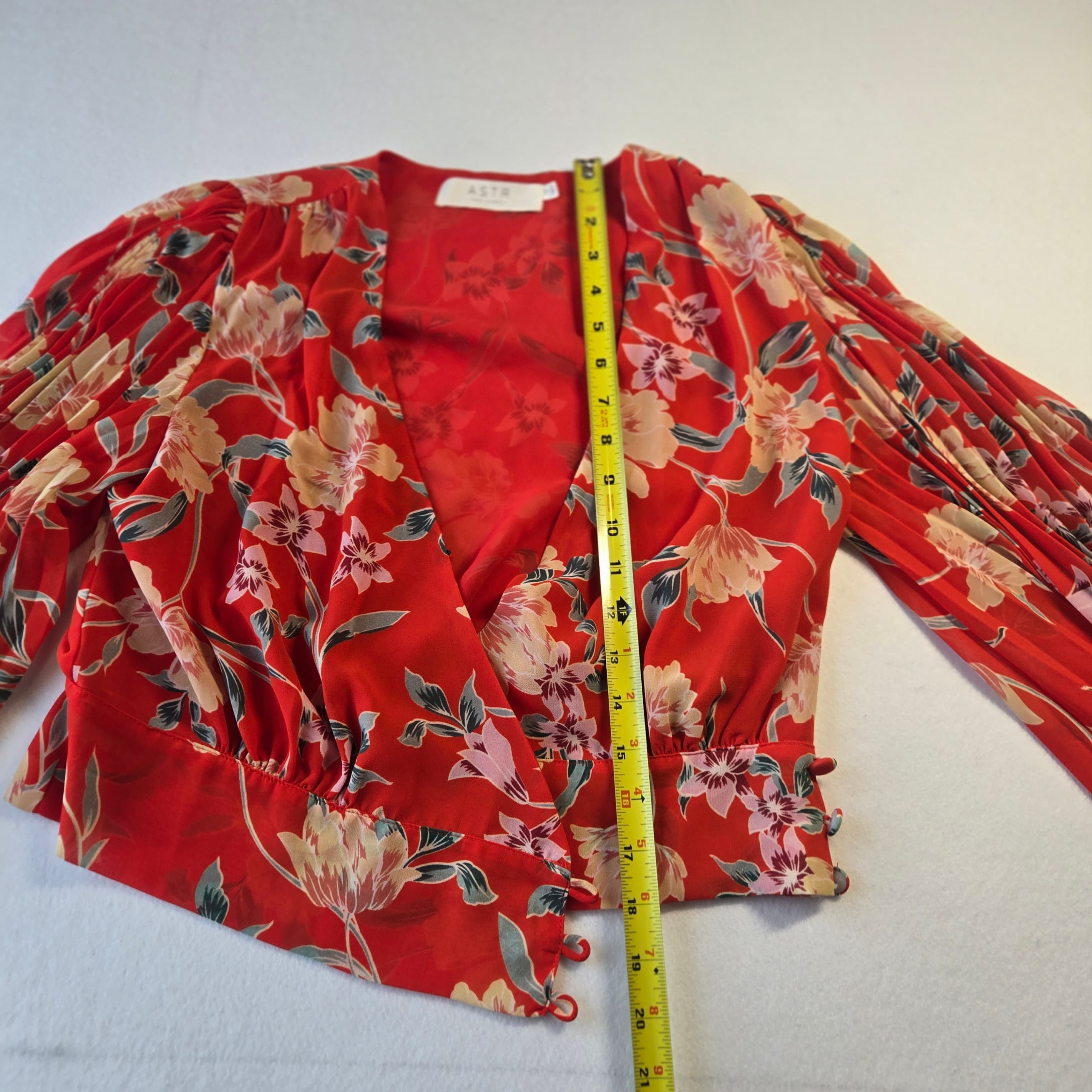 ASTR Floral Puff Sleeve Wrap Top Size Small - Thumbnail 3