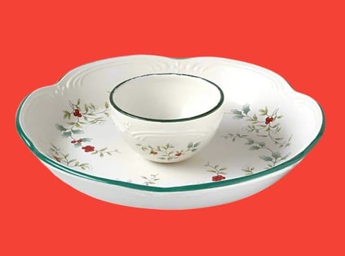 Pfaltzgraff Winterberry Christmas / Holiday 14" Chip Plate & Bowl