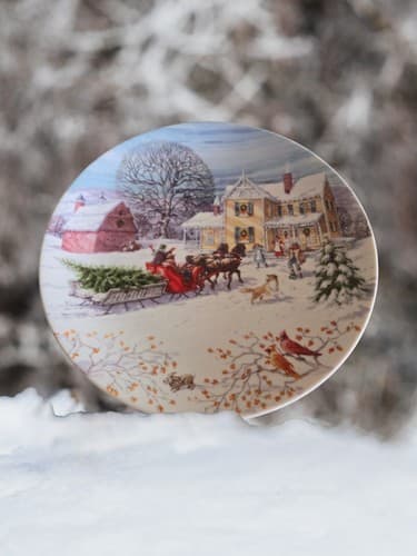 Lenox American Christmas Bringing Home the Tree Sleigh Barn Salad Dessert Plate - Thumbnail 2
