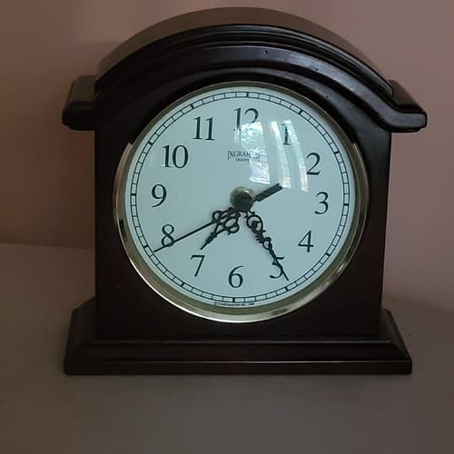 VTG Ingraham Quartz Smooth Dark Wood W/Gold Rim Mantle Clock 1998 Toastmaster