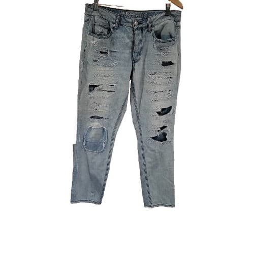 AMERICAN EAGLE Mid-Rise Boyfriend Jeans Size 6 Short Button fly.