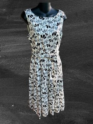 ANNE KLEIN Size 8 White Sleeveless Dress in Gray/Black Floral Pattern -- - Thumbnail 3