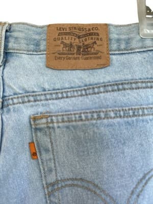 Vintage Levi’s Orange Tab W32x30 Light Wash - Slim Fit Tapered Leg - 90s - Thumbnail 2