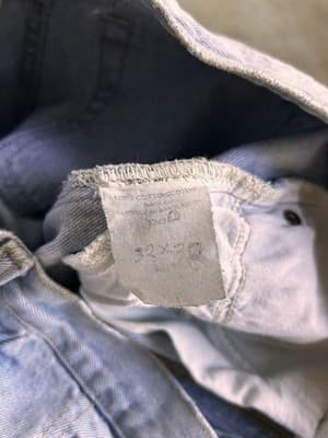 Vintage Levi’s Orange Tab W32x30 Light Wash - Slim Fit Tapered Leg - 90s - Thumbnail 4