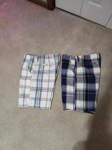 AMERICAN EAGLE OUTFITTERS CLASSIC MENS KNEE-LENGTH CHECKED SIZE 32/33