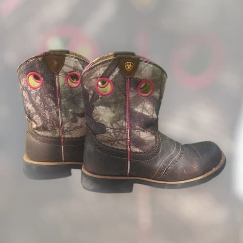 Ariat Boots Pink Camo Brown Leather Fatbaby Boots Size 4.5 Youth