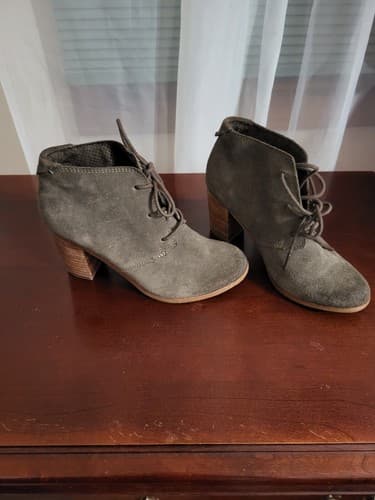 Toms Booties size 5
