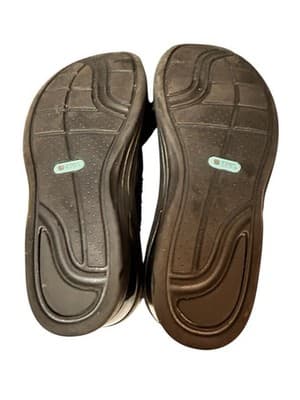 Bzees Desire Black stretch fabric Criss Cross Slide Sandal Women 8.5M - Thumbnail 2